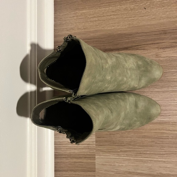 Green Heeled Ankle Boots Size 11 - Picture 4 of 4